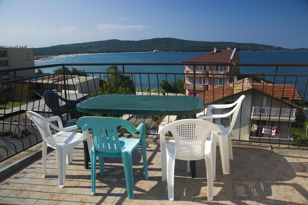 Paunovi Guest House Primorsko Exterior photo