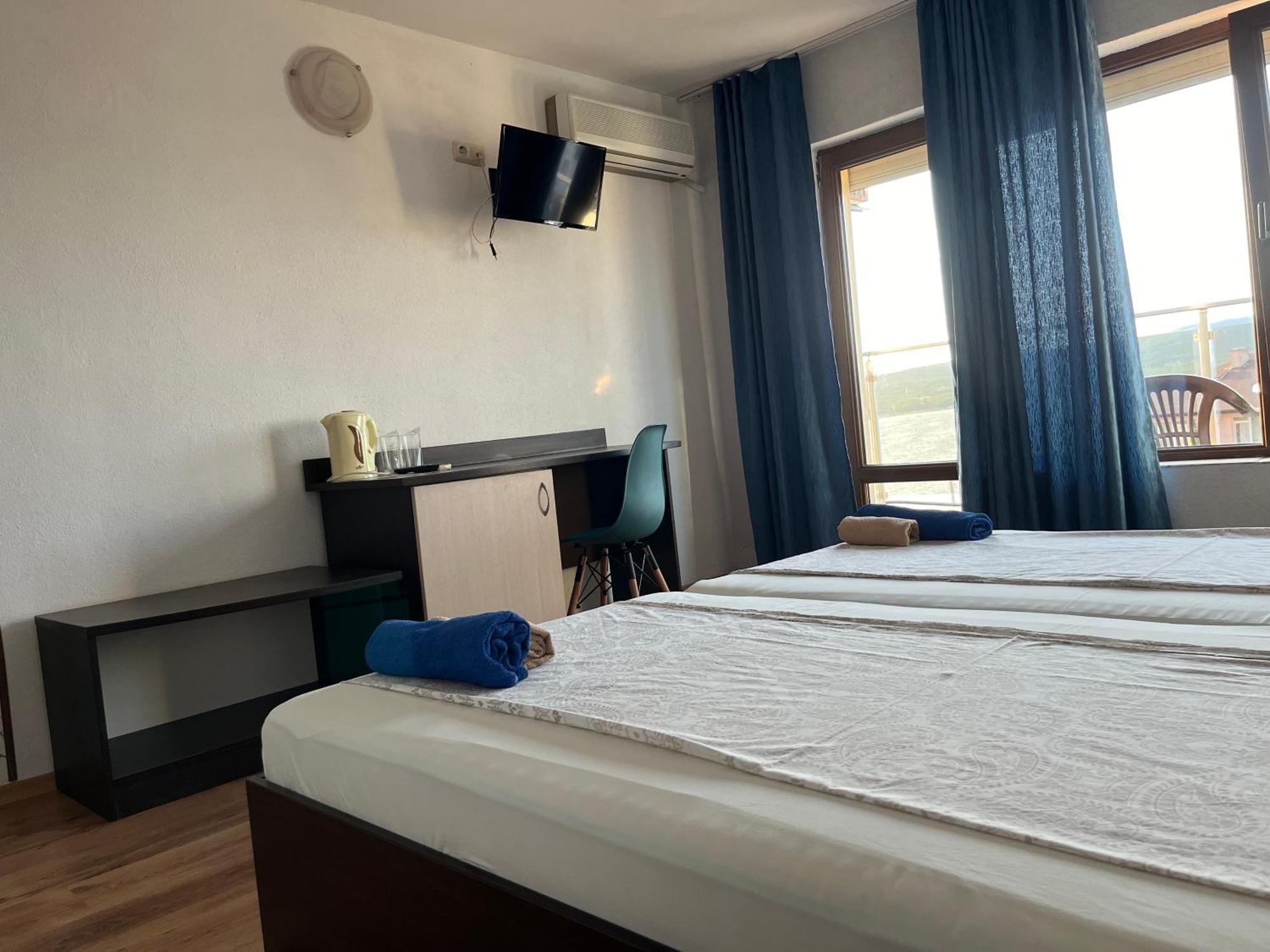 Paunovi Guest House Primorsko Exterior photo