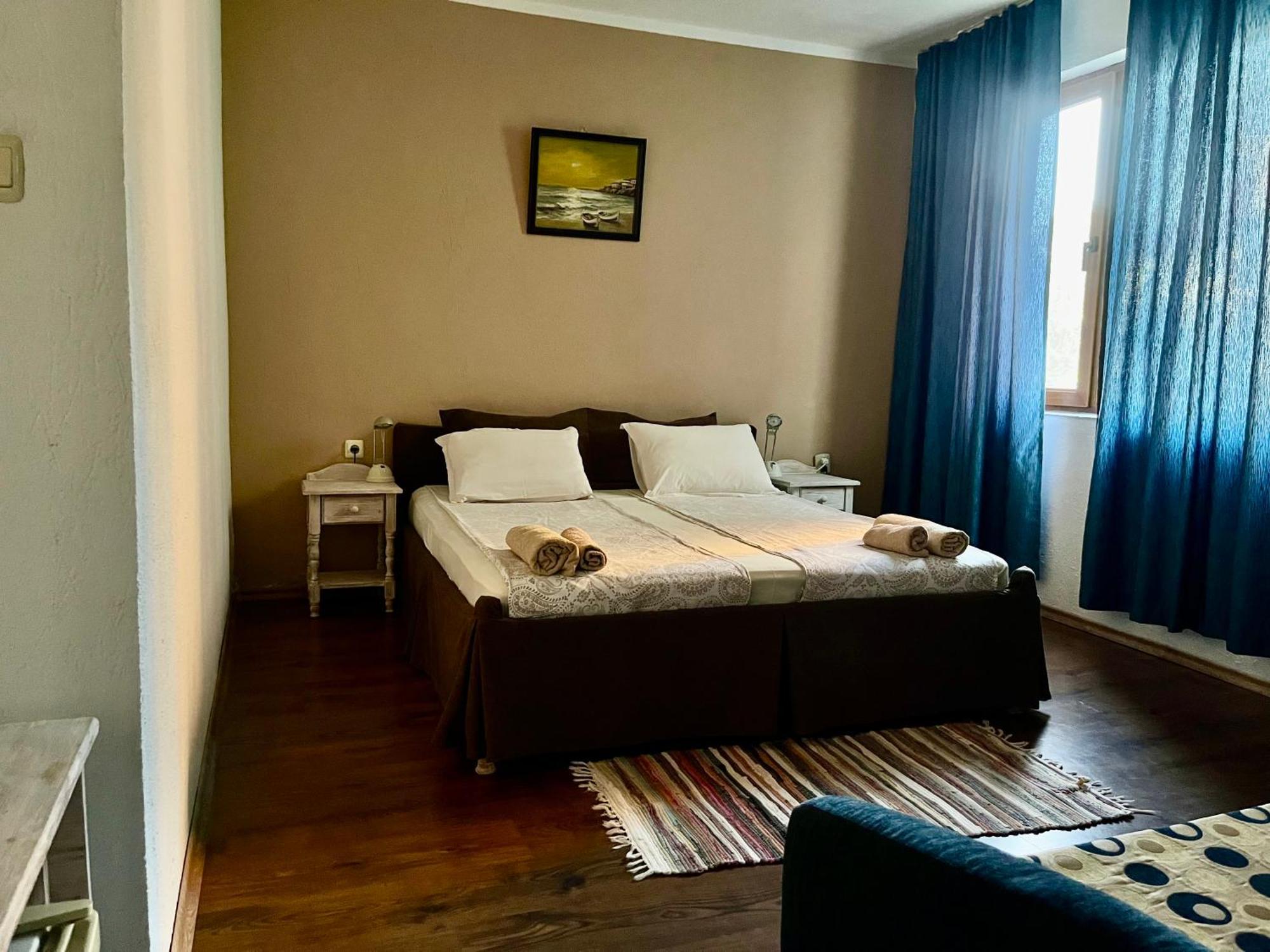 Paunovi Guest House Primorsko Exterior photo