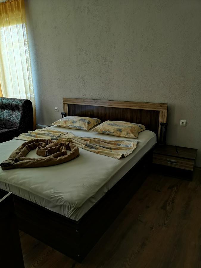 Paunovi Guest House Primorsko Exterior photo